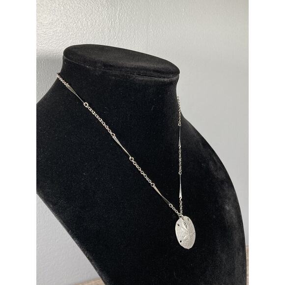 Yorkshire Vintage Sand Dollar Pendant Necklace Silvertone 90's 17” - Picture 2 of 8